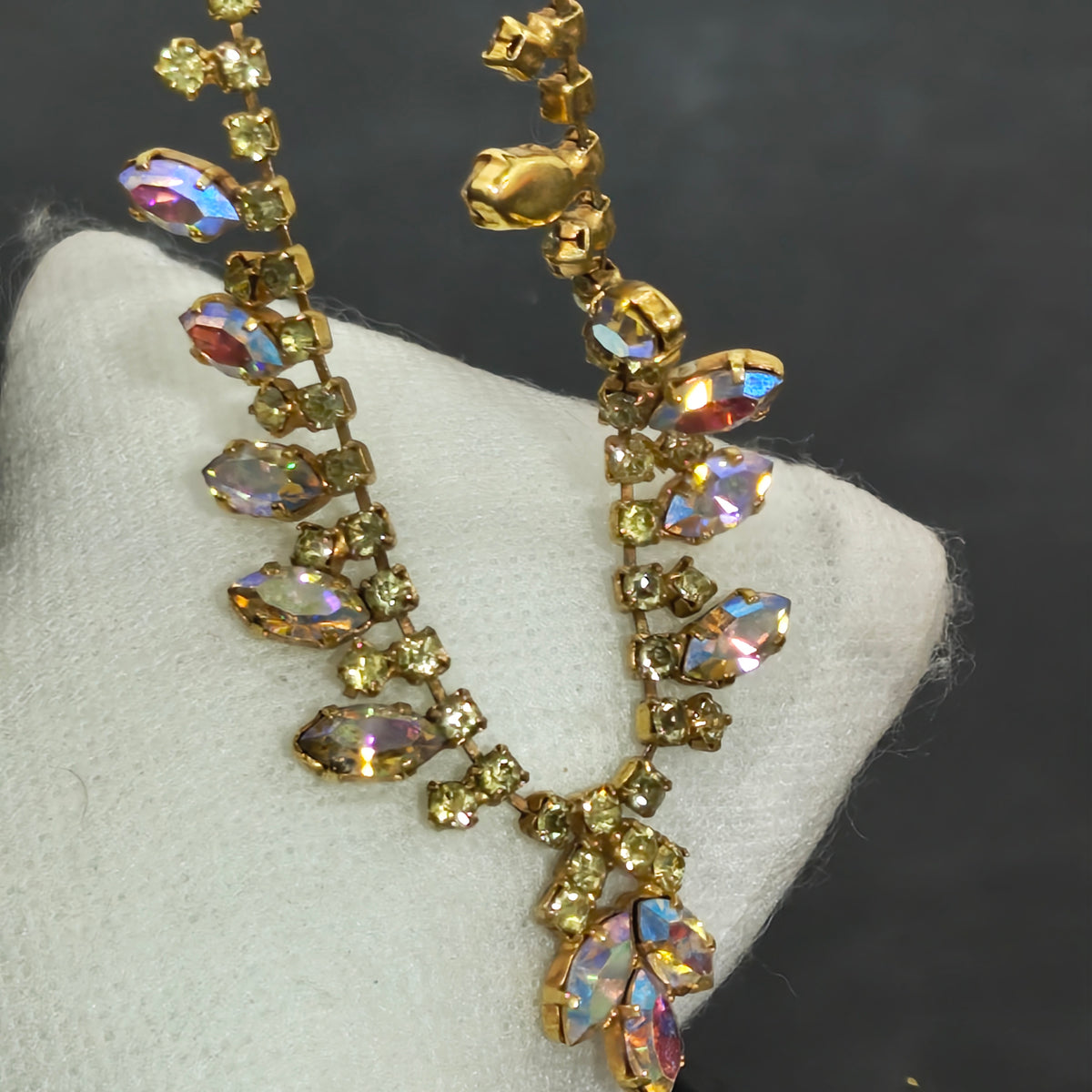 سلسلة بلاكي بالحجر
طول مغلق 17cm
Prix 4500