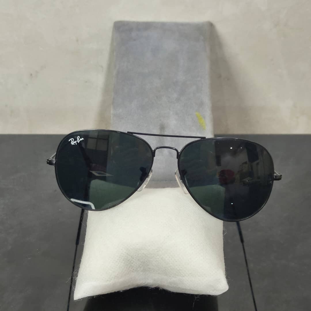 Lunette ray ben cobra aviator Italy original 
58/24
Prix 12000