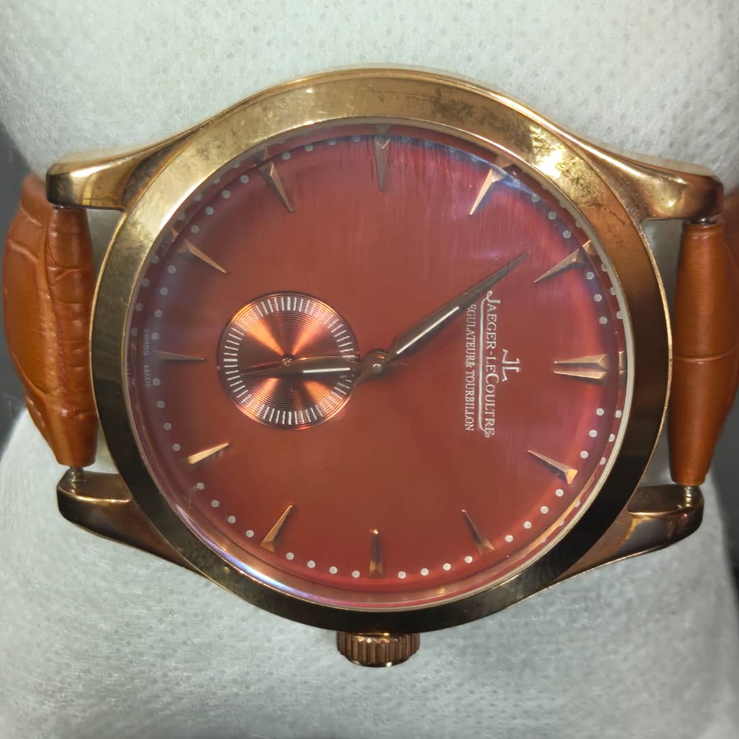 Montre Jaeger - lecoltre régulateur & tourbillon Quartz/ثلاثة ملايين ونصف 
40mm
Prix 35000