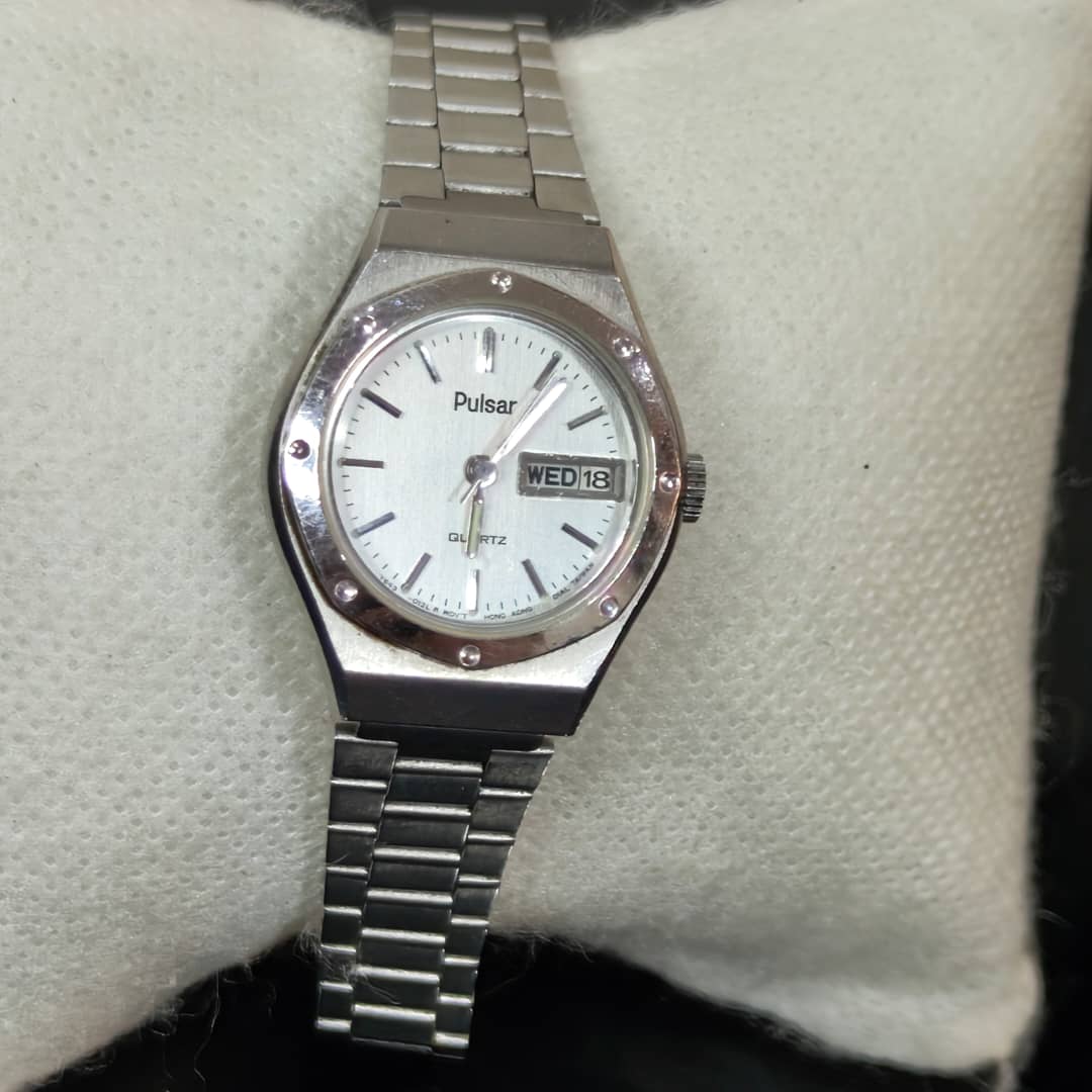 Montre pulsar femme quartz original 
Prix 8000
