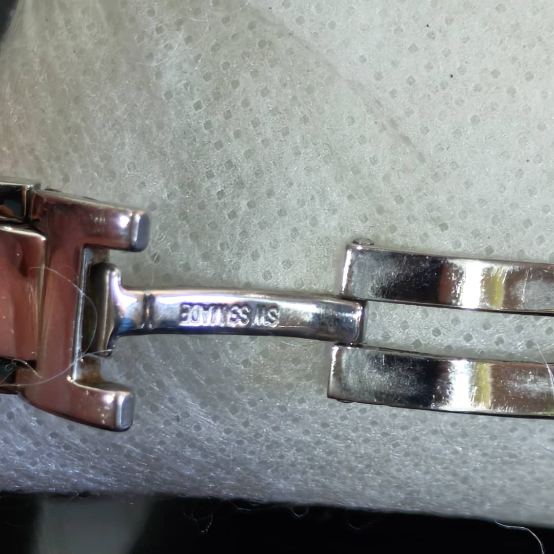 Montre cartier femme quartz/مليون ومتين
سعر 12000