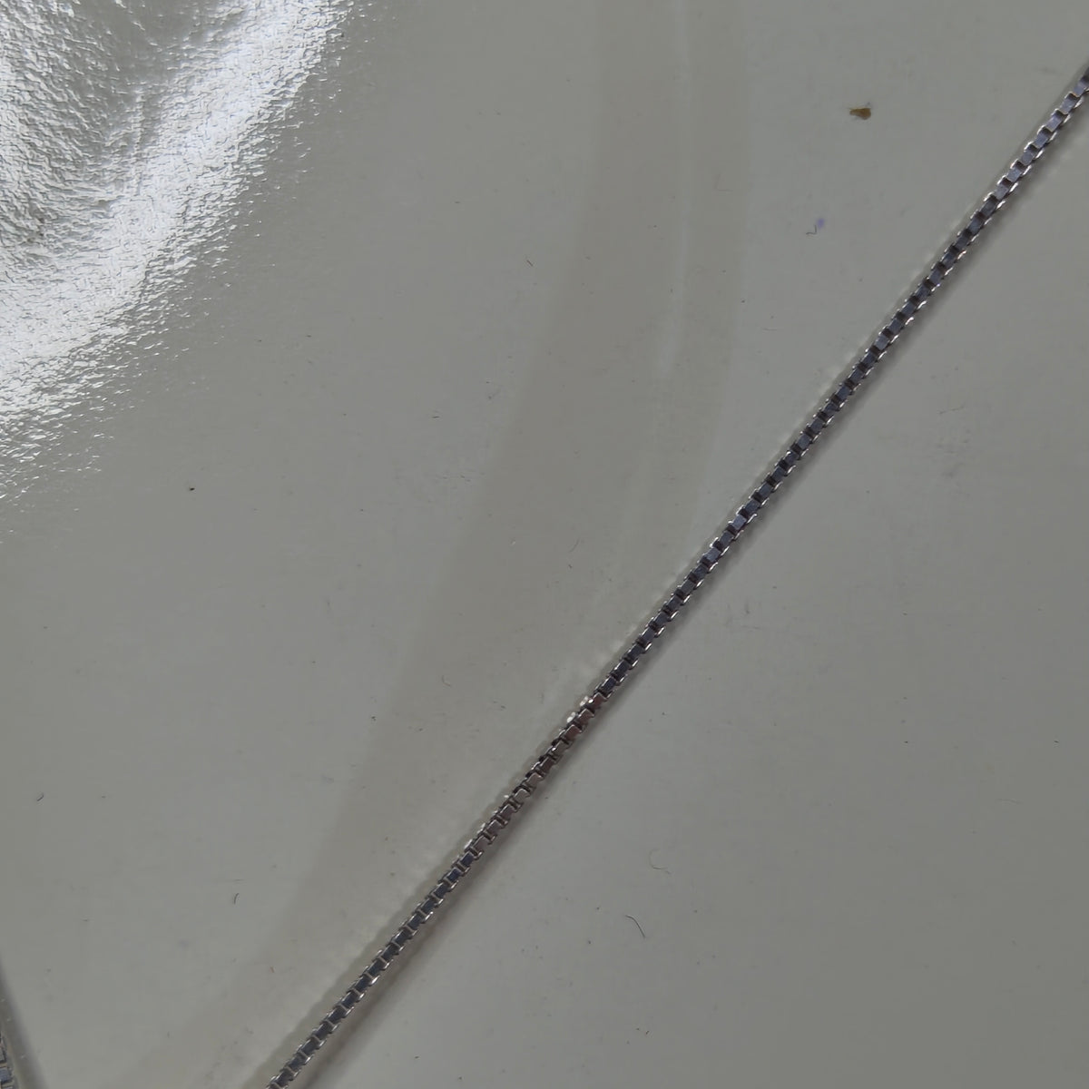 سلسلة فضة تحفة 
طول مغلق 20cm