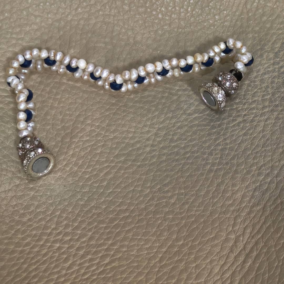 سوار نسائي بالجوهر حر 
طول 19mm
Prix 4500