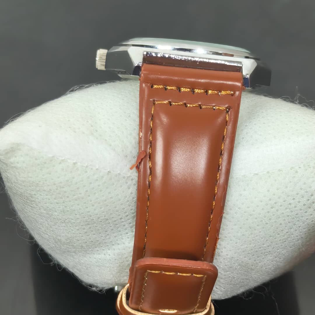 Montre bwn sport Quartz original ثمنمية ألف 
40mm
Prix 8000