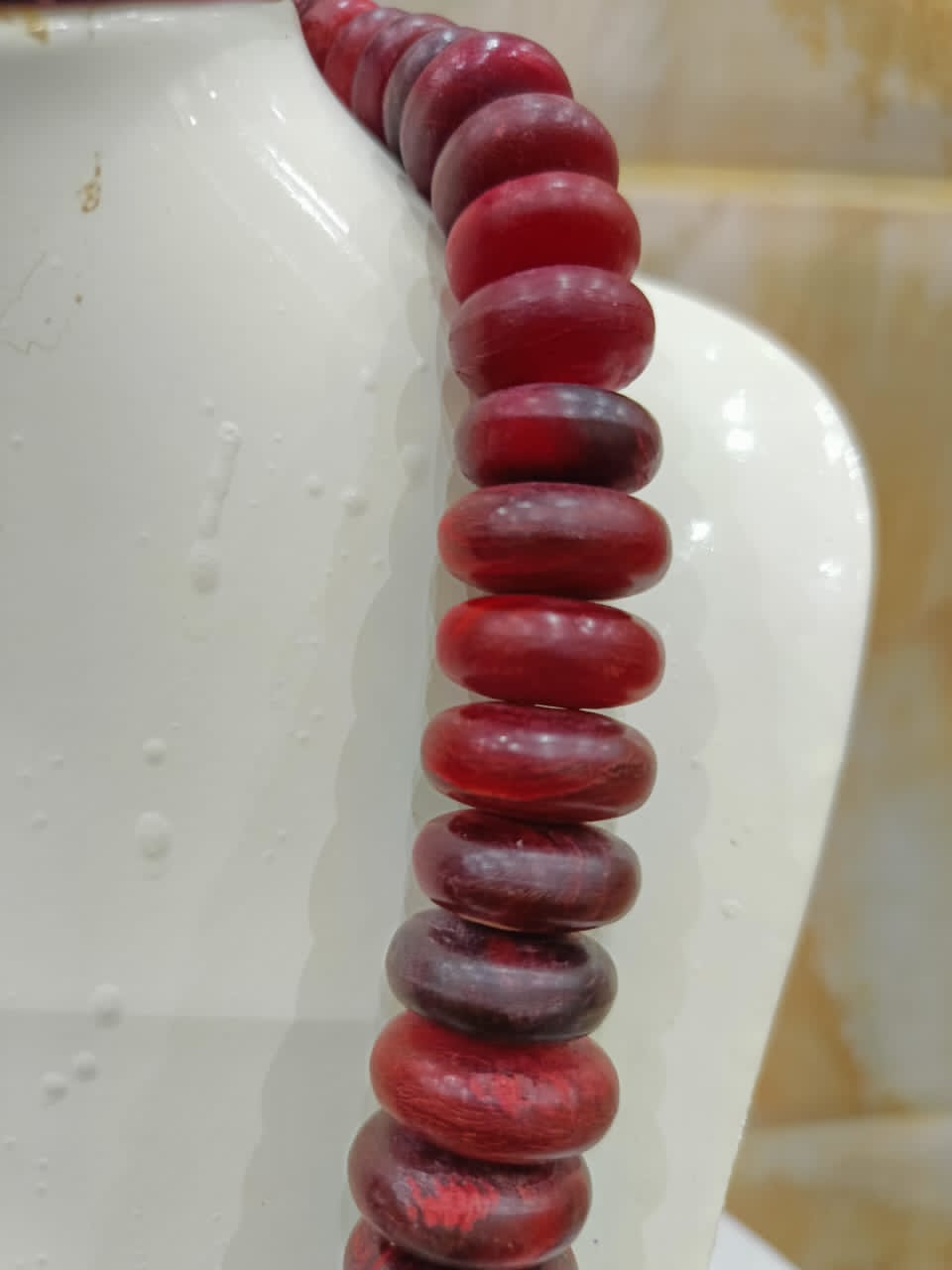عقد قديم من خرتيت طوله 26cm