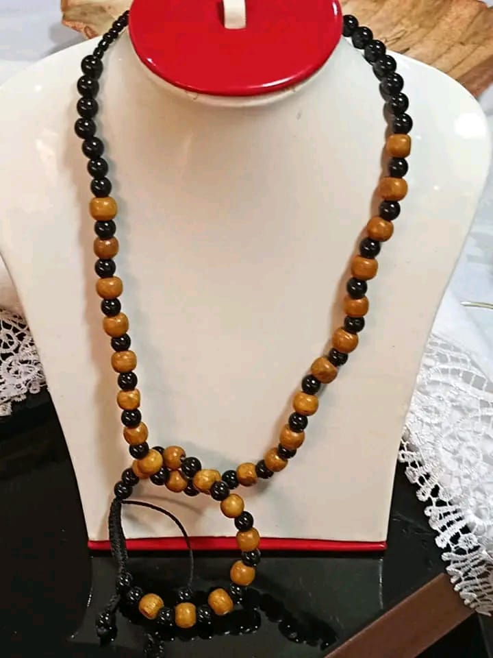 عقد و سوار باحجار طول العقد مغلق 28cm