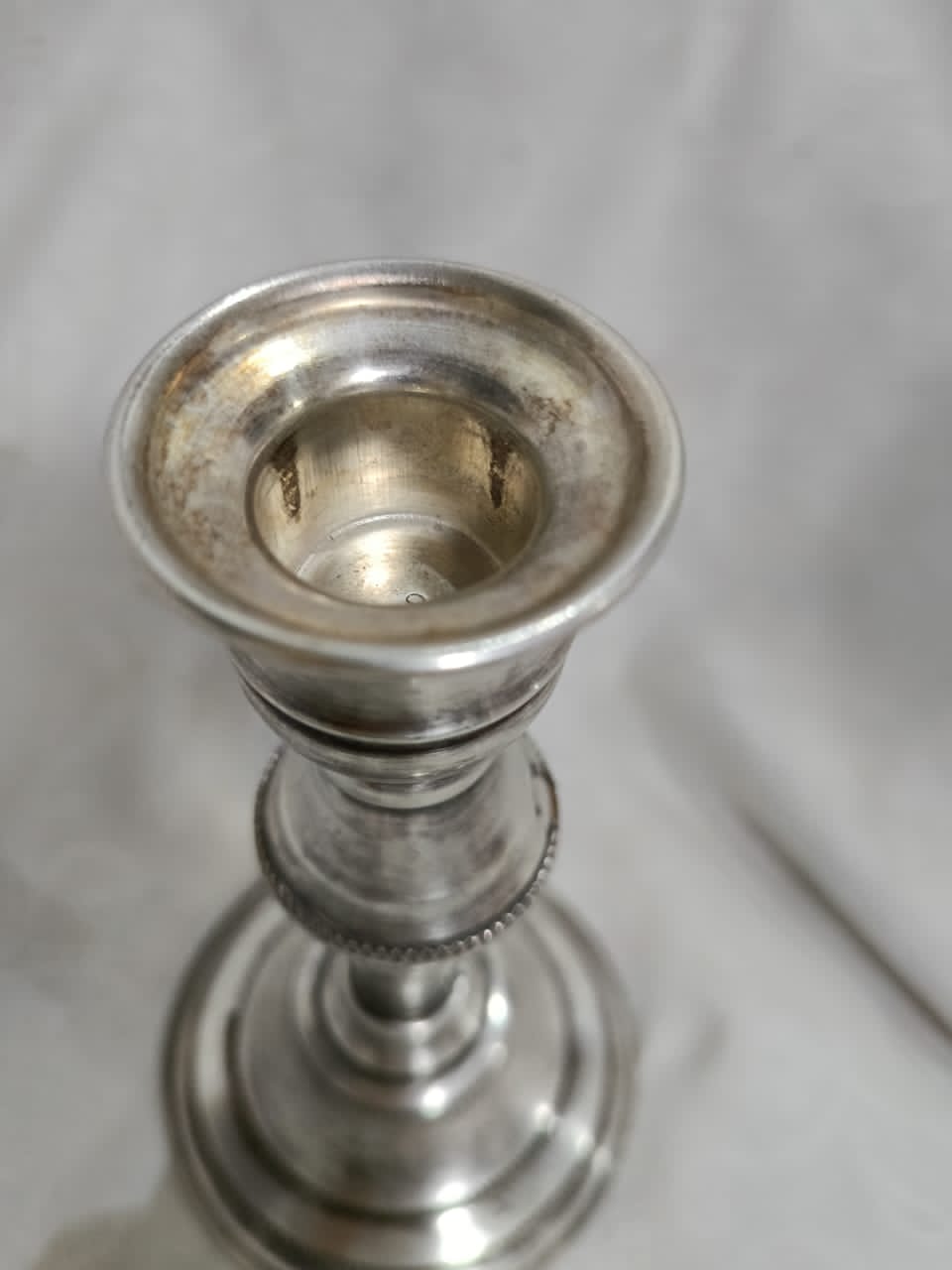 شمعدان مغلف بالفضة