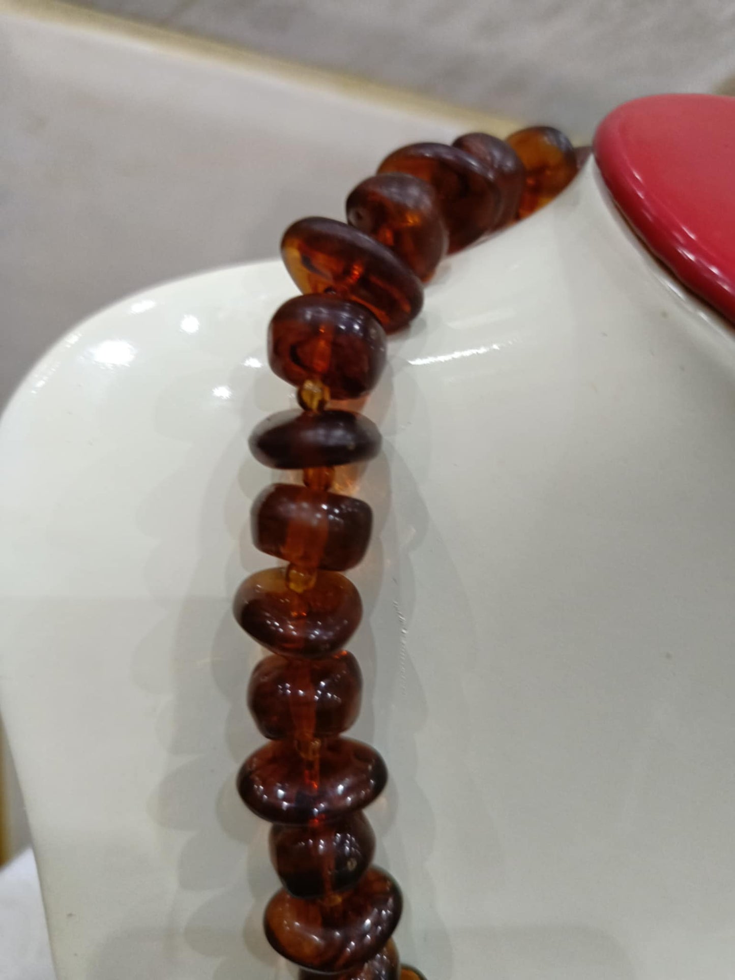 عقد كهرمان عطر طوله 26cm
