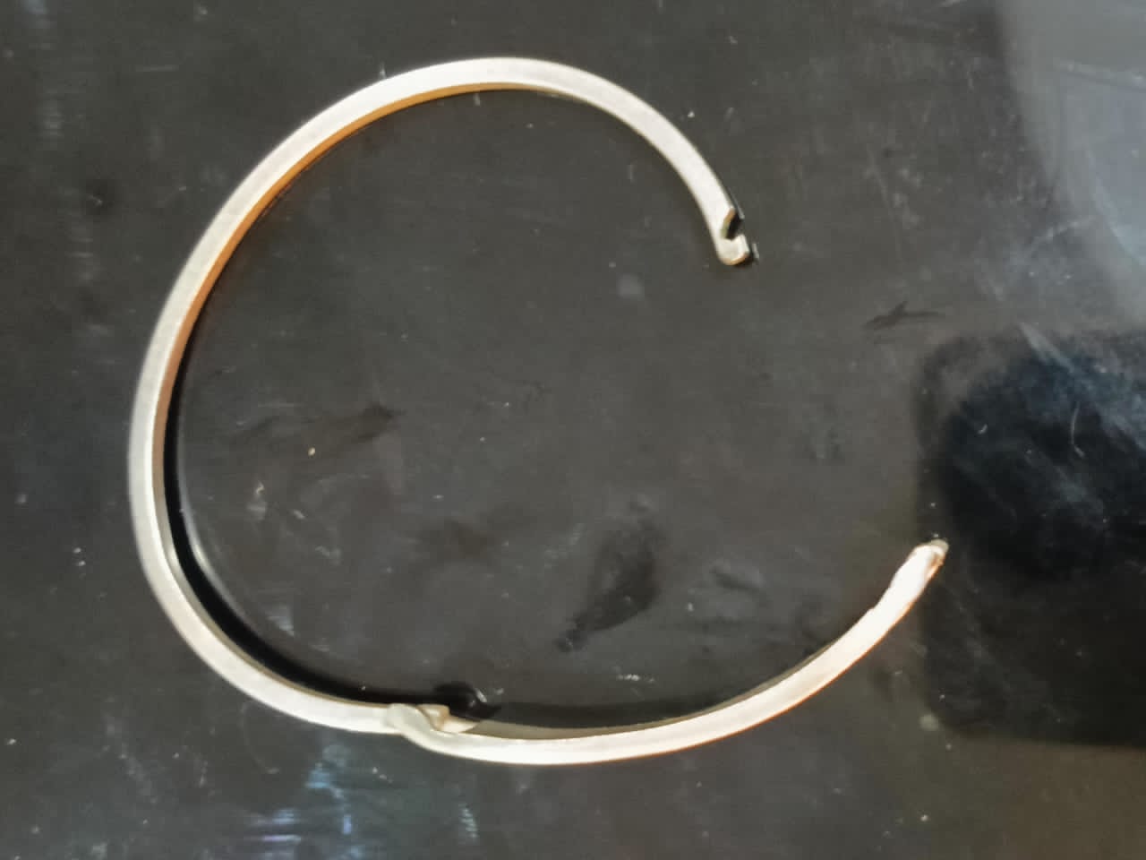 سوار معدني قطره 6cm