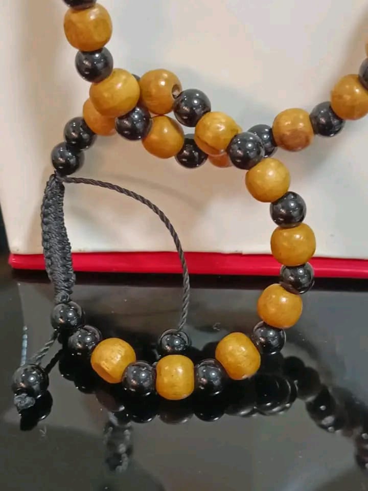 عقد و سوار باحجار طول العقد مغلق 28cm