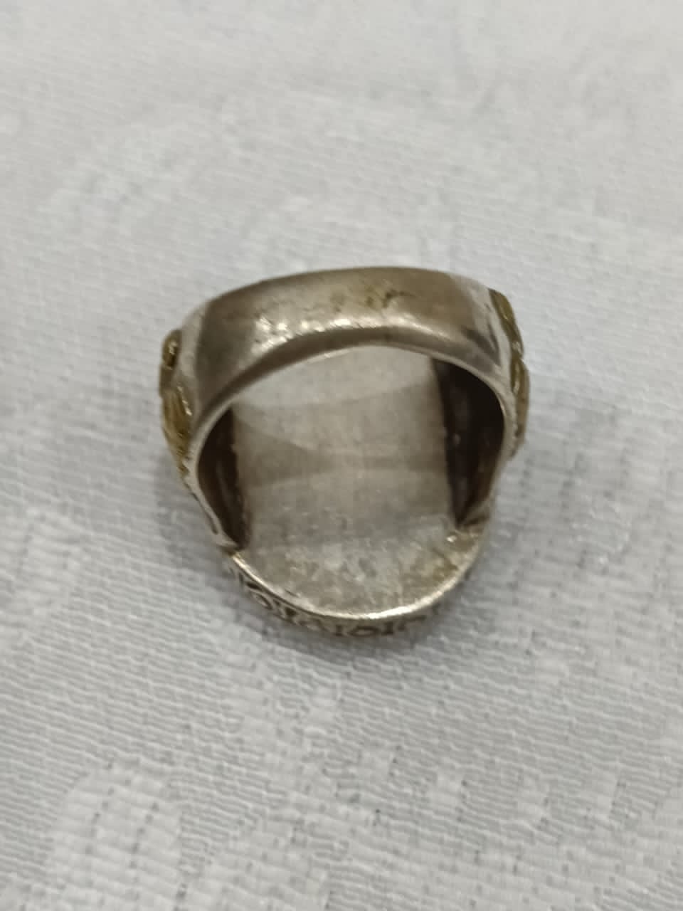 خاتم فضة بحجر عقيق منقوش