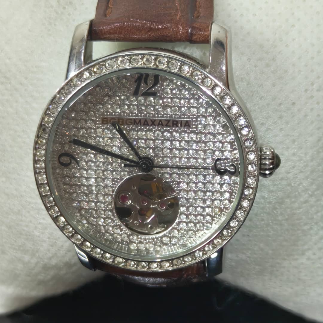 Montre bcbgmaxazria automatique femme original مليون وسبعية 
17000