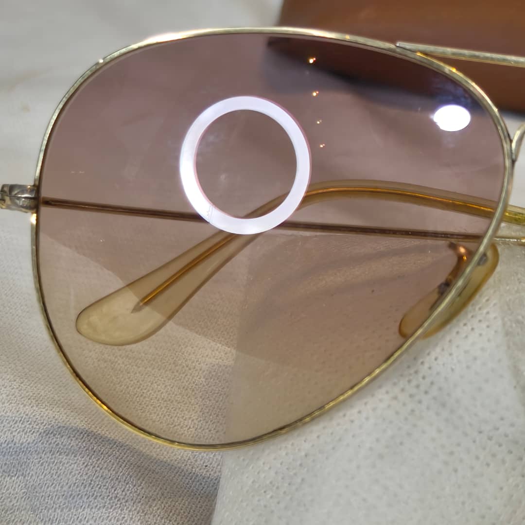 Lunette ray ben usa bl 4cison dégradé or /10k
T62
Prix 55000