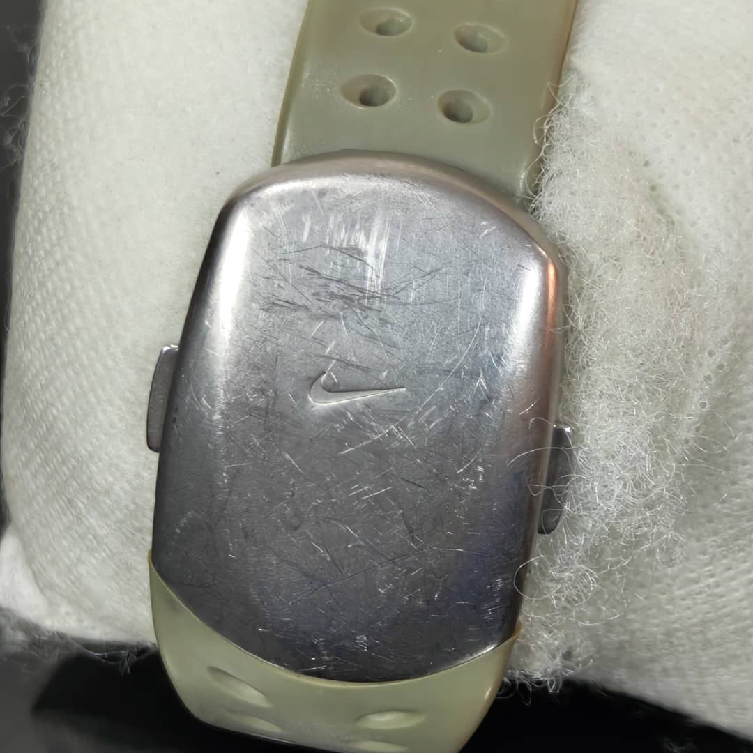 Montre Nike plongée 200m
38mm
Prix 12000