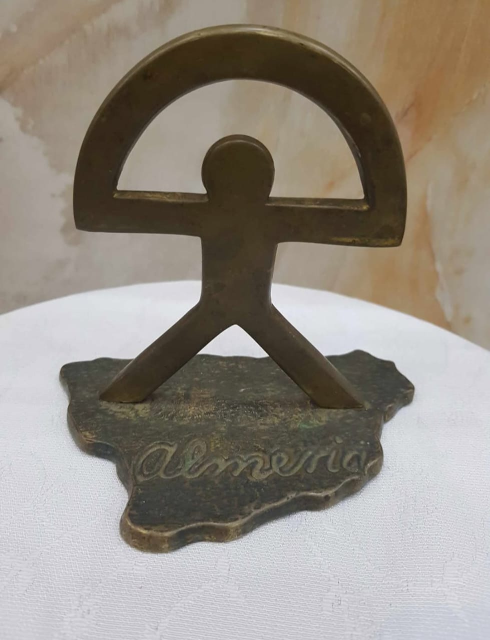 تحفة للديكور من البرونز طولها 16cm