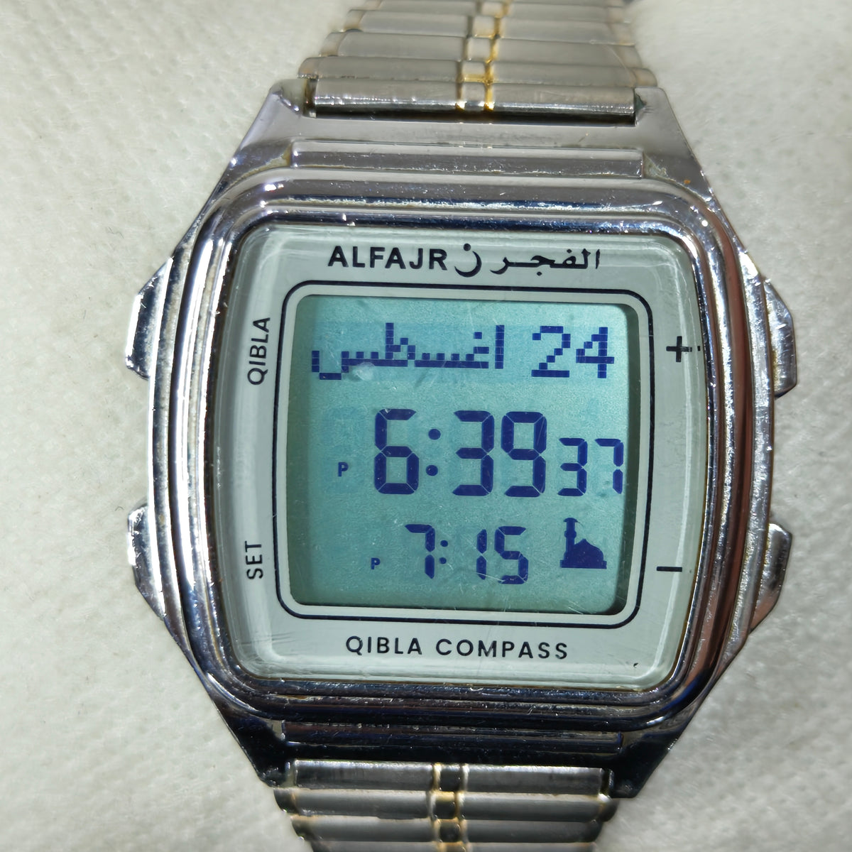 Montre alfajr quartz original 
40mm
Prix 11000