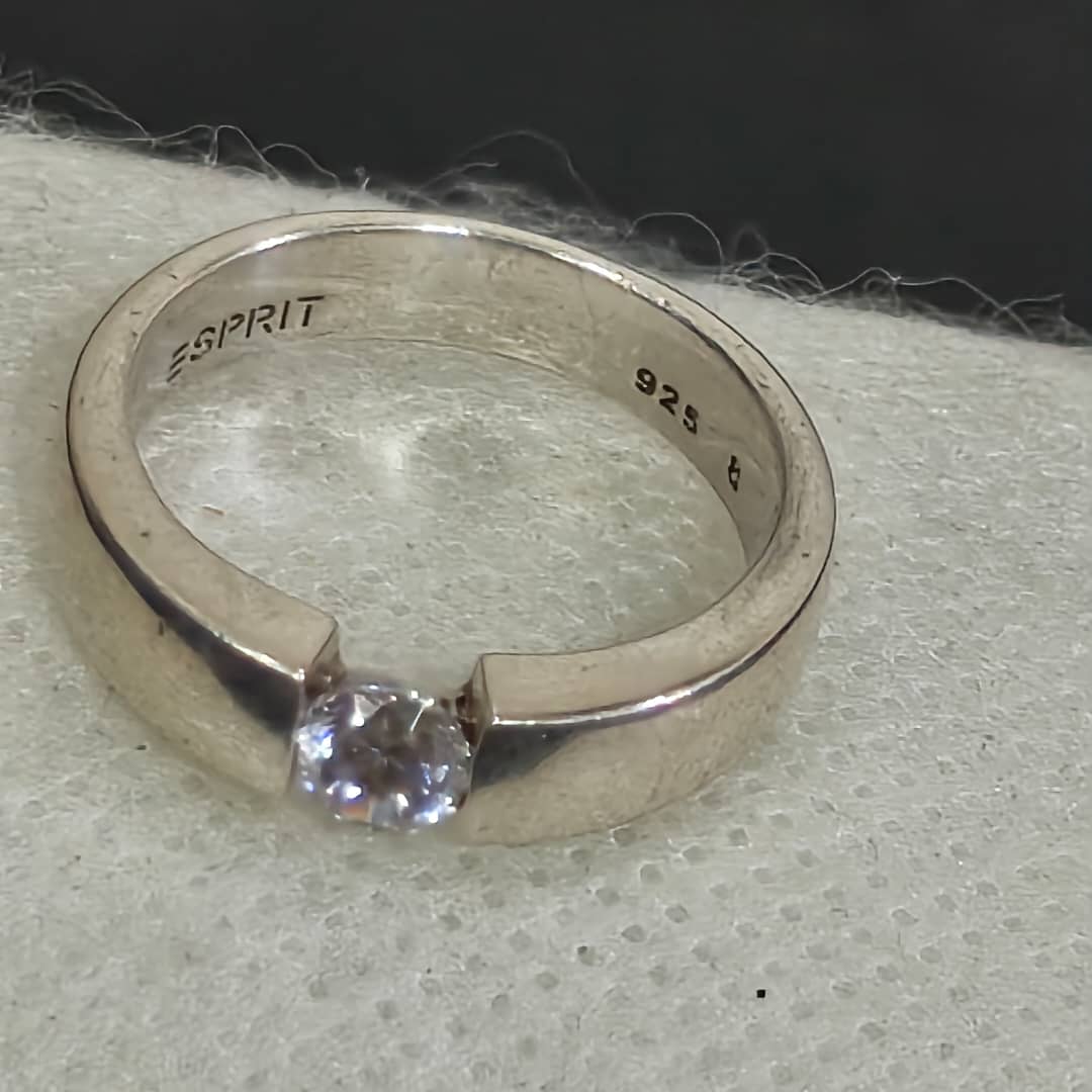 Bague esprit argent femme original 
Prix 10000