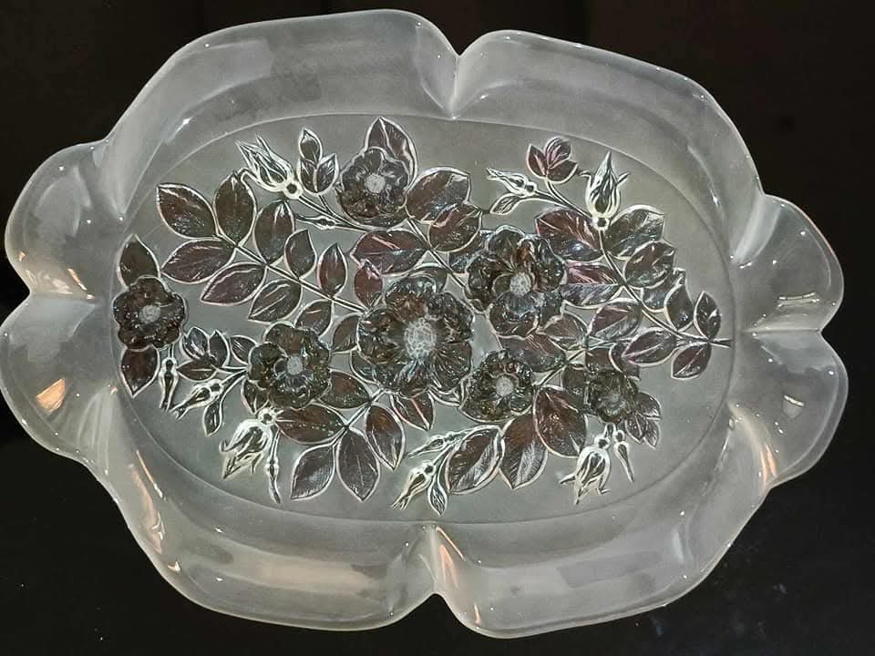 طبق من زجاج كرستال مزخرف
30cm/25cm