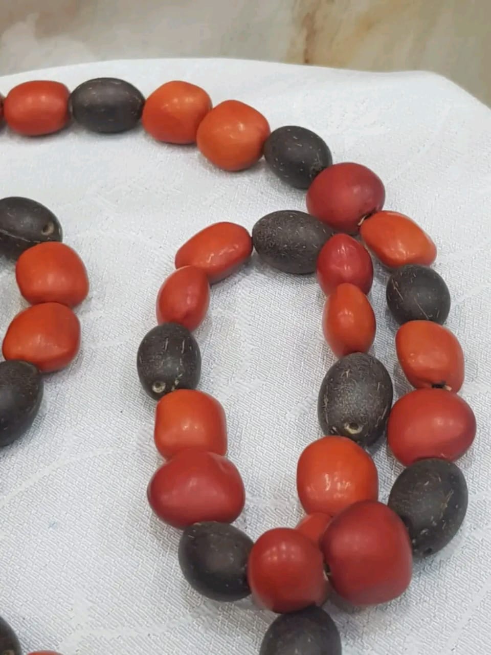 عقد من بذور نادرة طوله مغلق 50cm