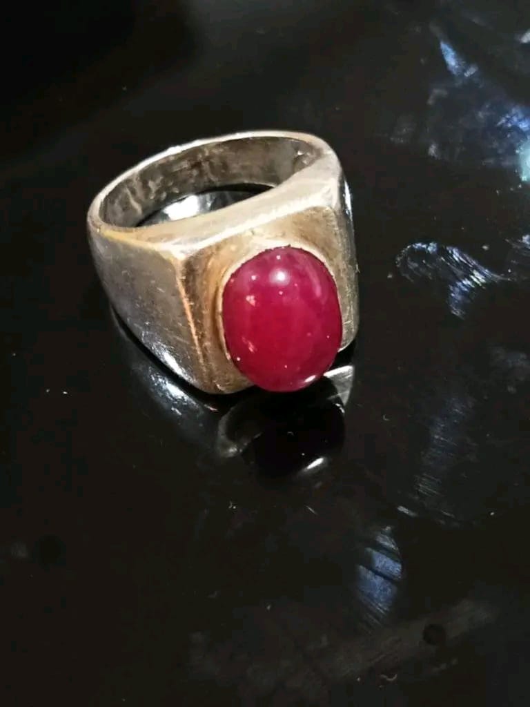 خاتم فضة بحجر ياقوت