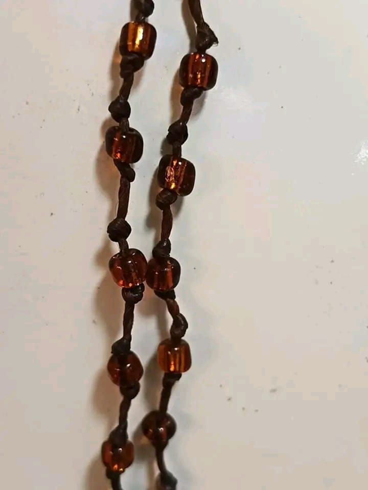عقد جميل طوله 30cm