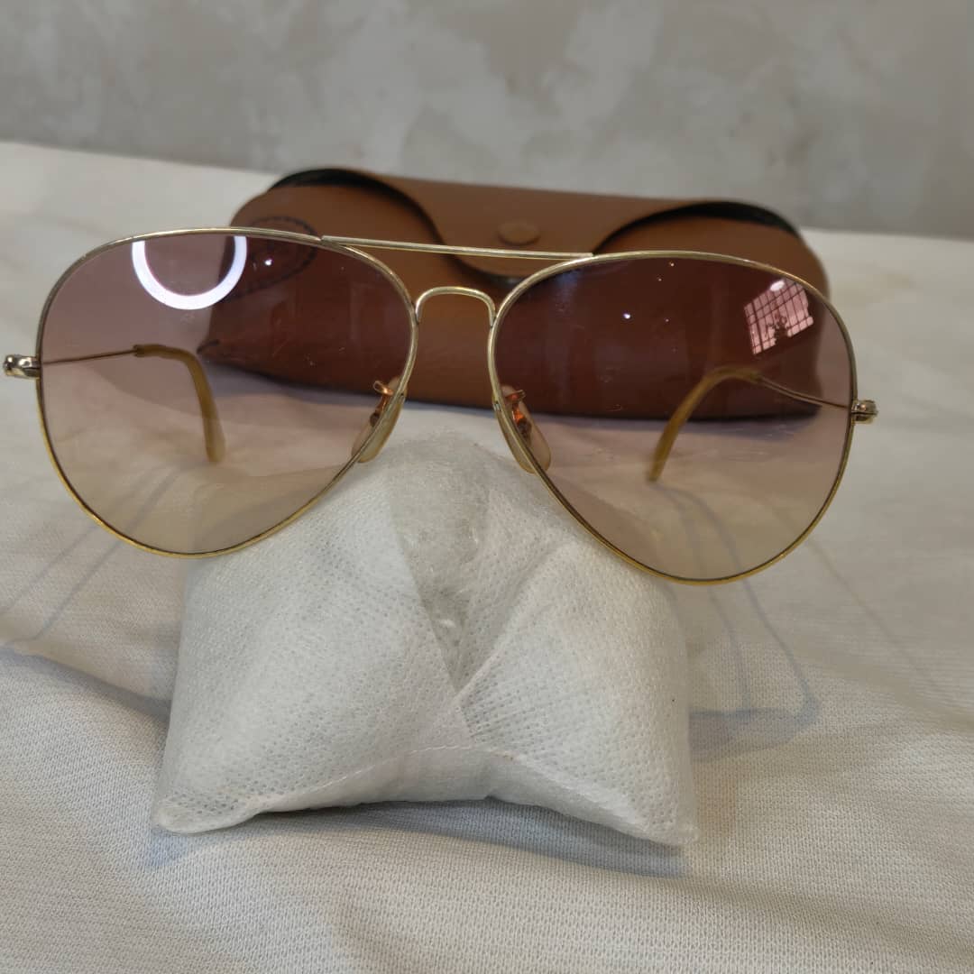 Lunette ray ben usa bl 4cison dégradé or /10k
T62
Prix 55000
