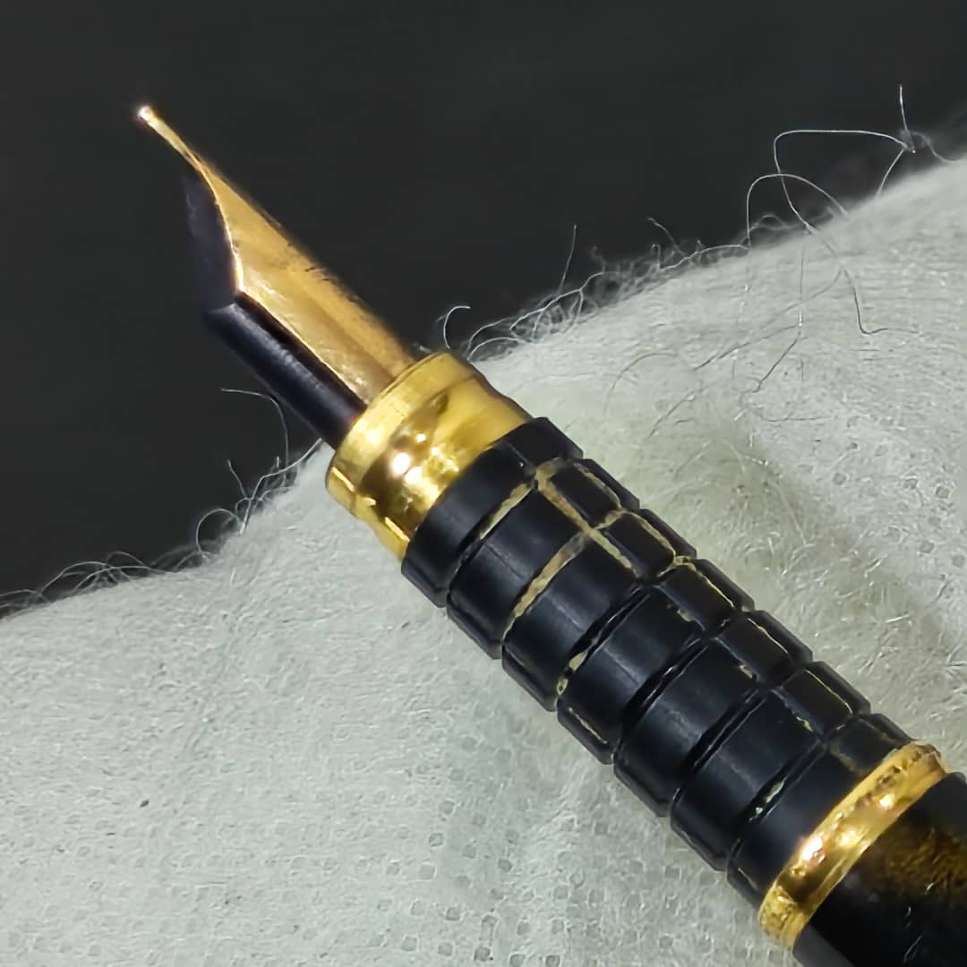 Stylo Waterman paris ريشة ذهب 750