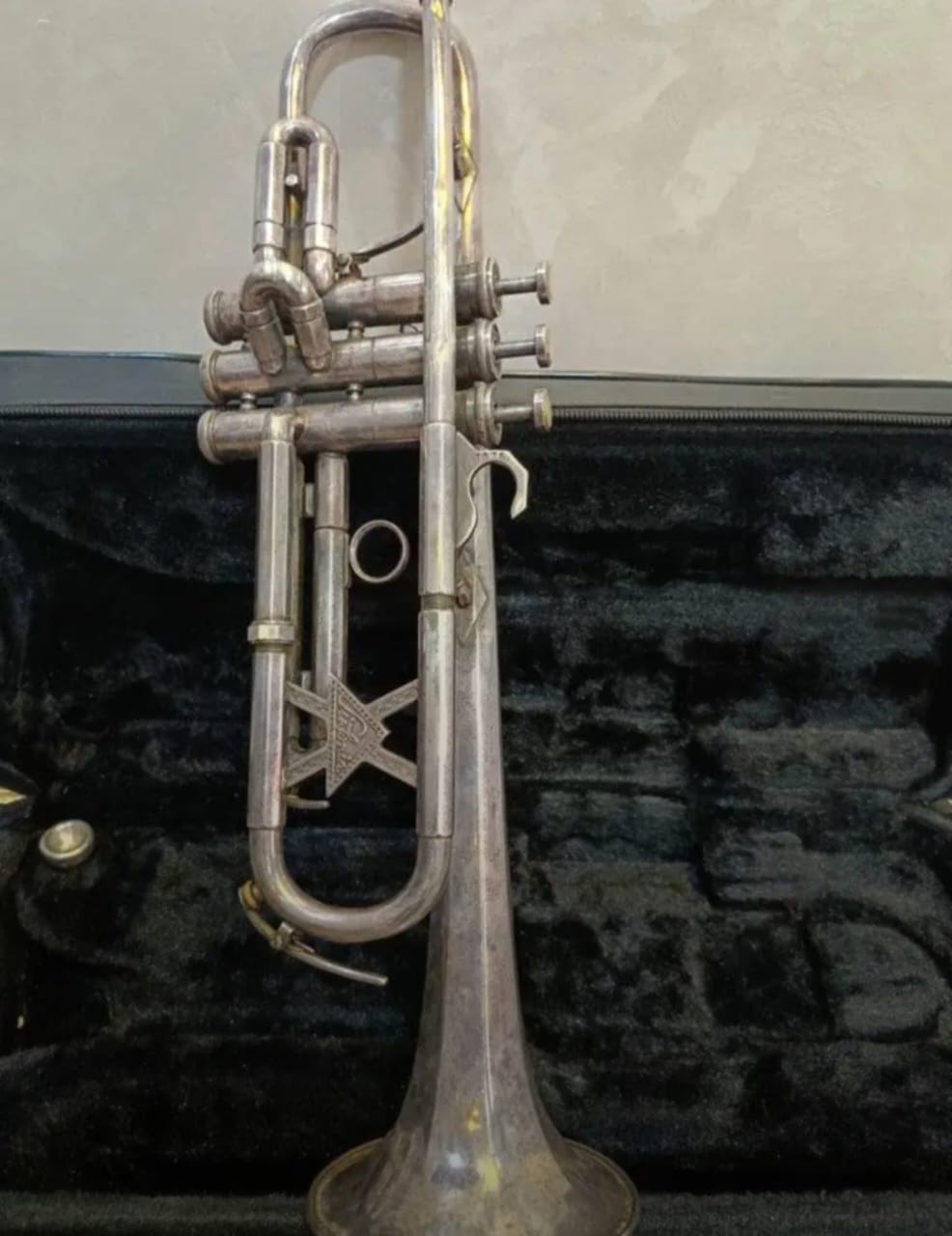Ancien trompette en argent