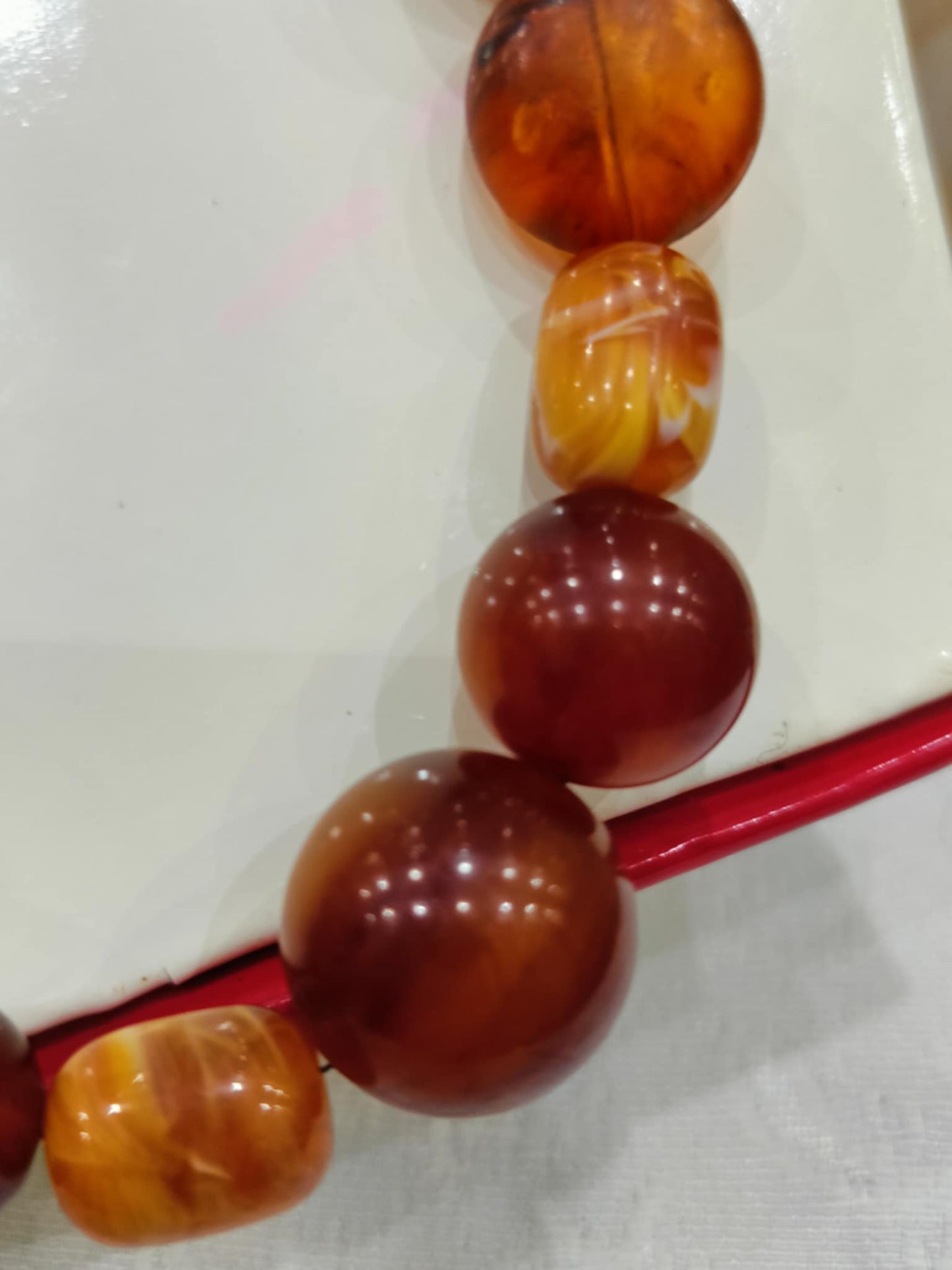 عقد كهرمان عطر وفضة