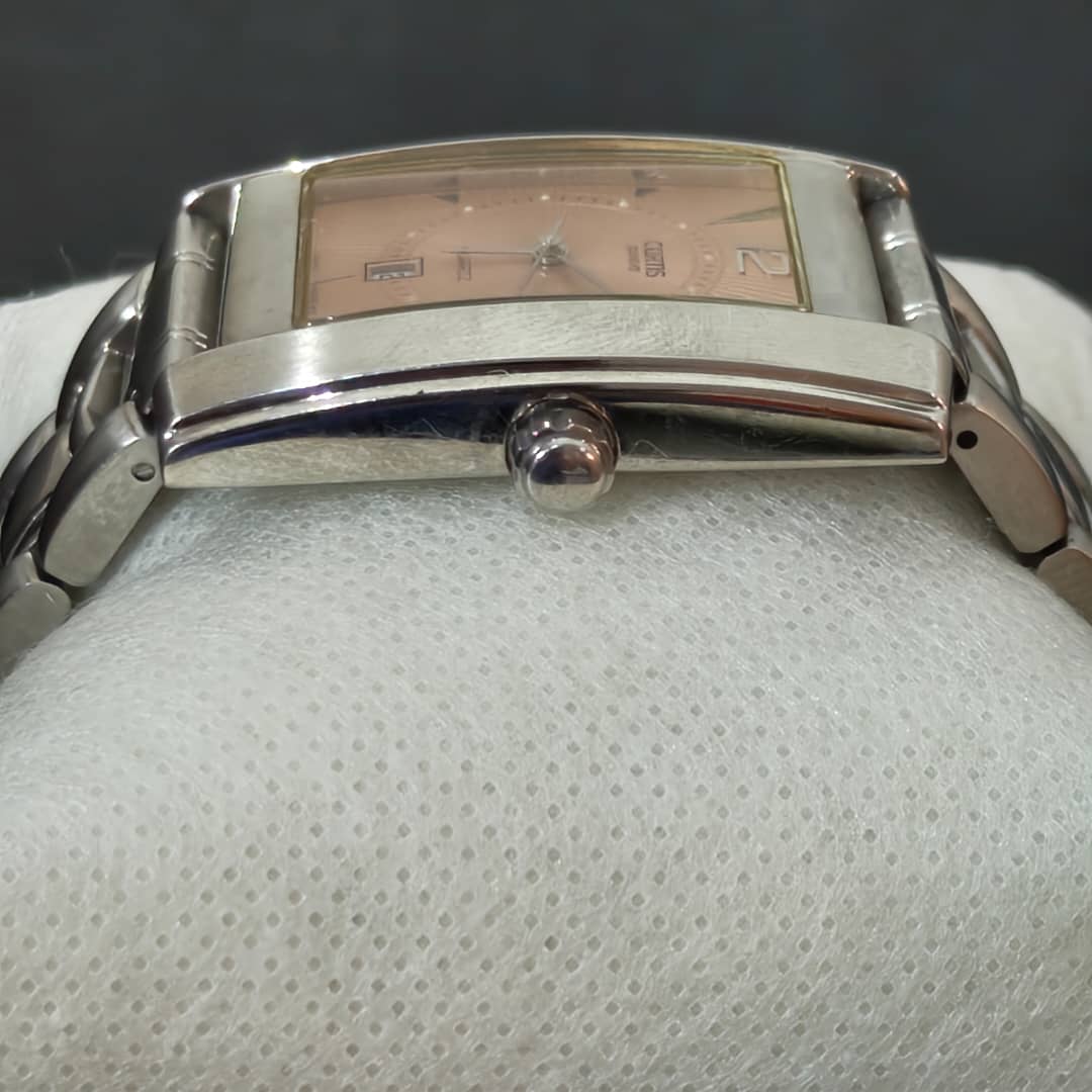 Montre curtis Genève quartz original مليون وست مئة الف
40mm
Prix 16000