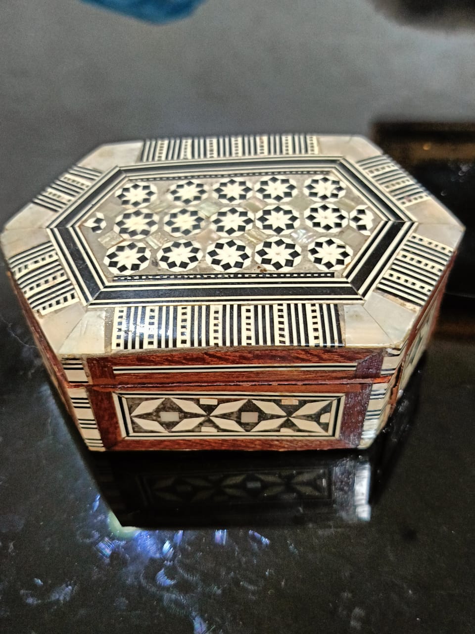 صندوق مجوهرات مرصع بالصدف
13cm/7cm