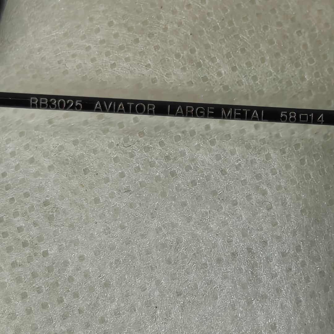 Lunette ray ben cobra aviator Italy original 
58/24
Prix 12000