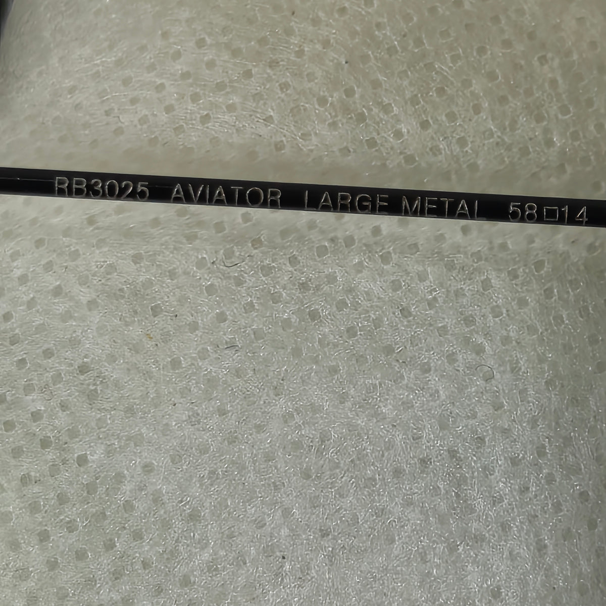 Lunette ray ben cobra aviator Italy original 
58/24
Prix 12000
