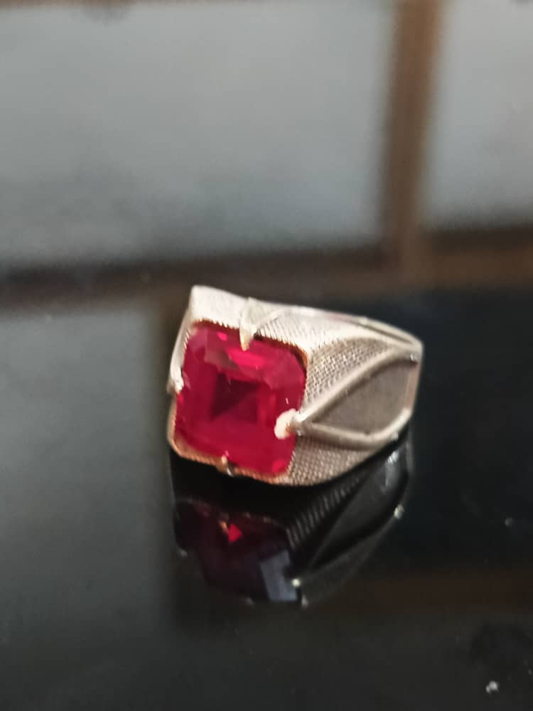 خاتم فضة بحجر ياقوت