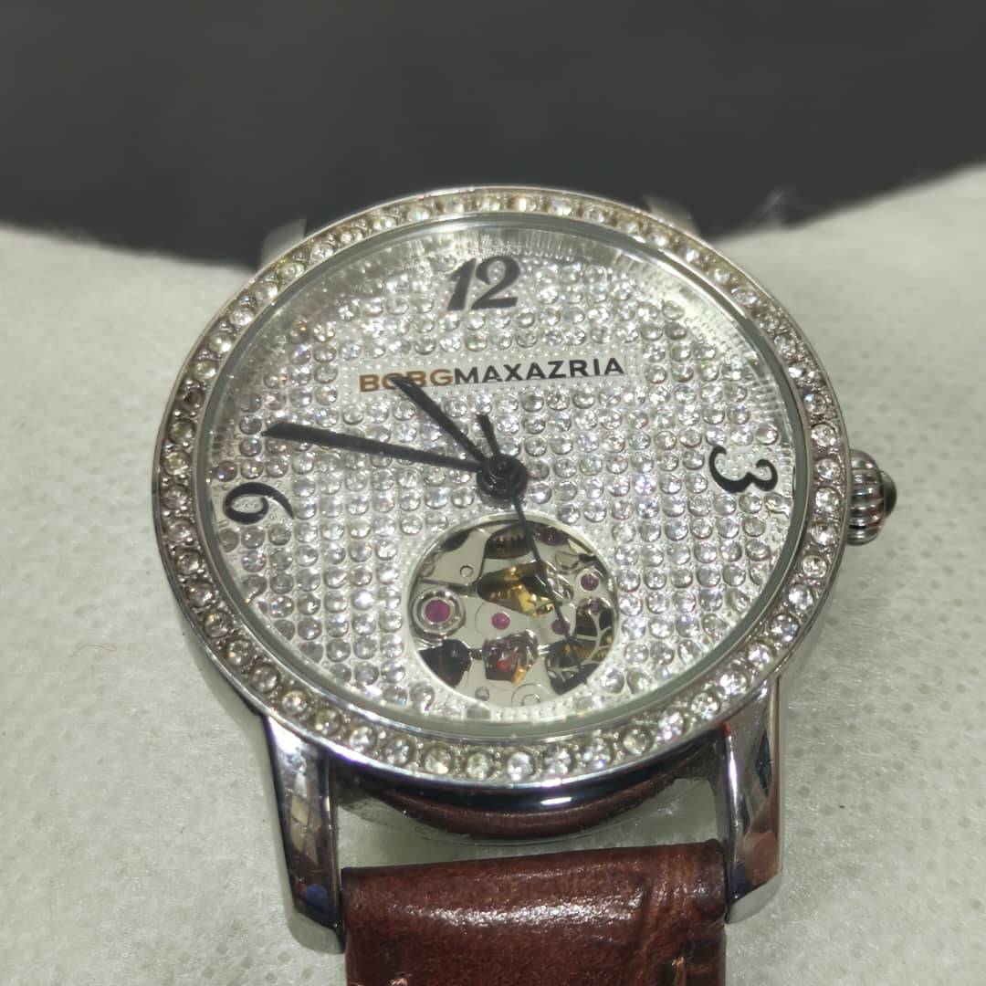 Montre bcbgmaxazria automatique femme original مليون وسبعية 
17000