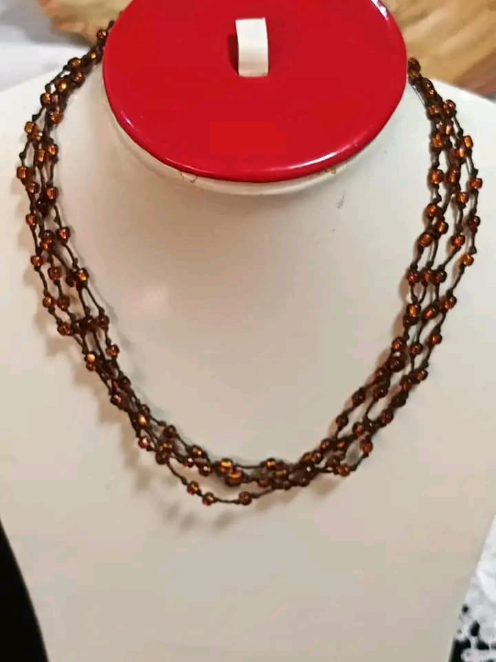 عقد تحفة طوله 23cm