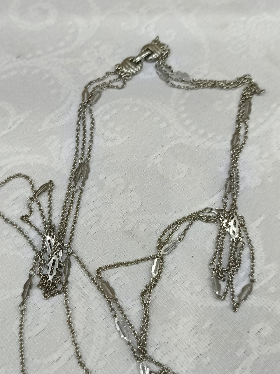 سلسلة فضة طولها 24cm