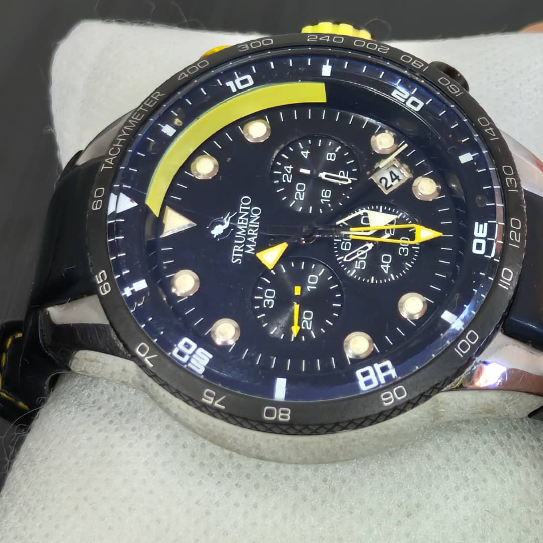 Montre strumento Marino chronographe Quartz original/ زوج ملايين ونصف 
40mm
Prix 25000