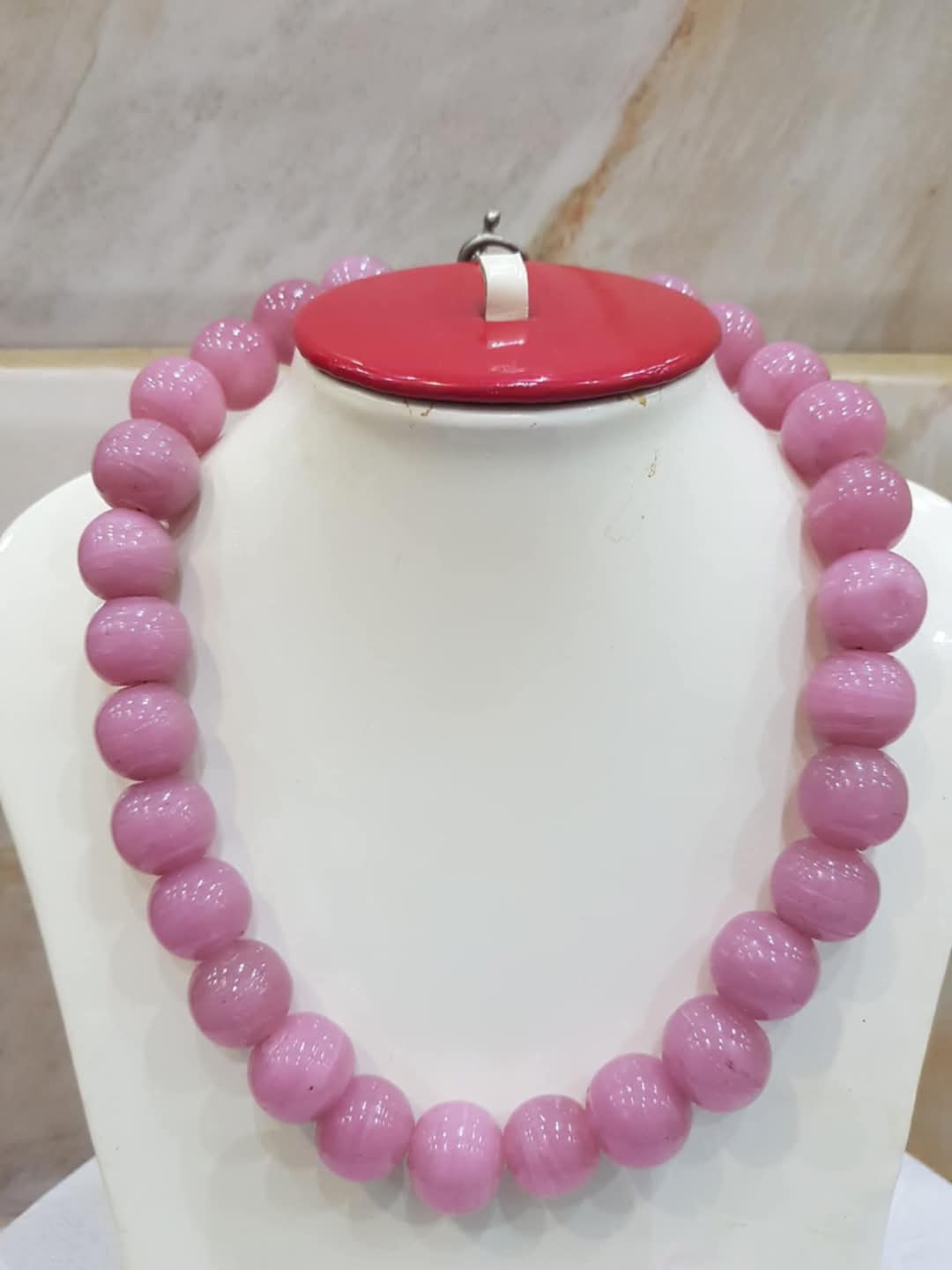 عقد من عقيق وردي طوله 22cm
