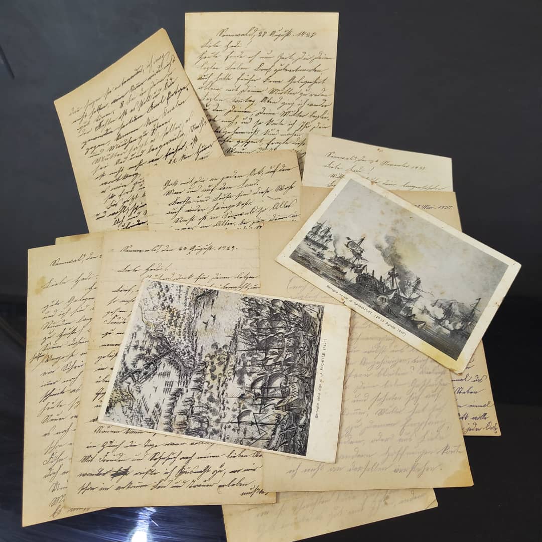 14 رسالة قديمة مؤرخة في 1921/1928/1929/1931 تحفة
قياس رسالة: 20/14cm
Prix 45000