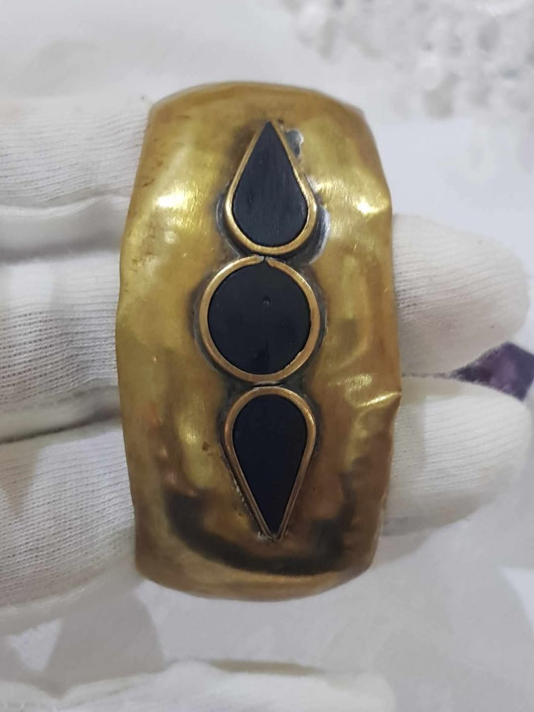سوار نحاس