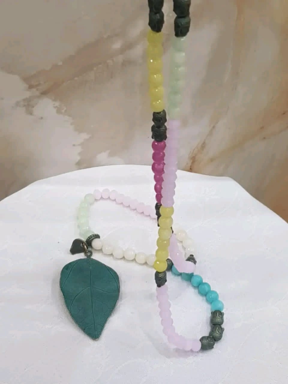 عقد بحجر عقيق طوله مغلق 35cm