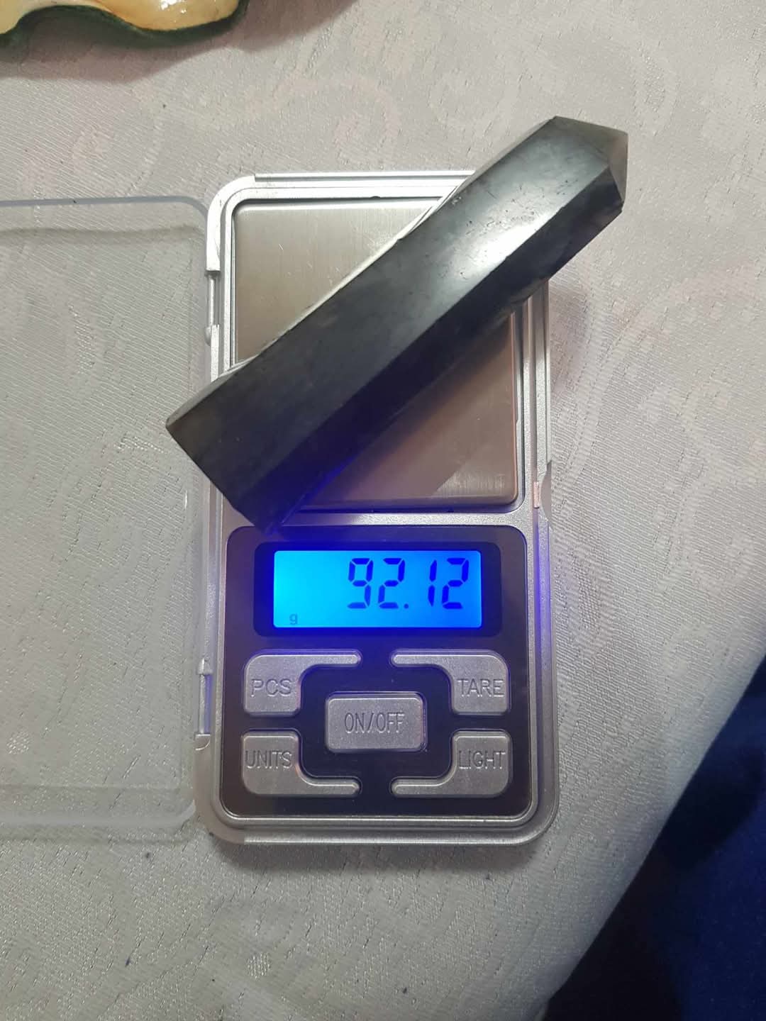 حجر طاووس خام طول 10cm