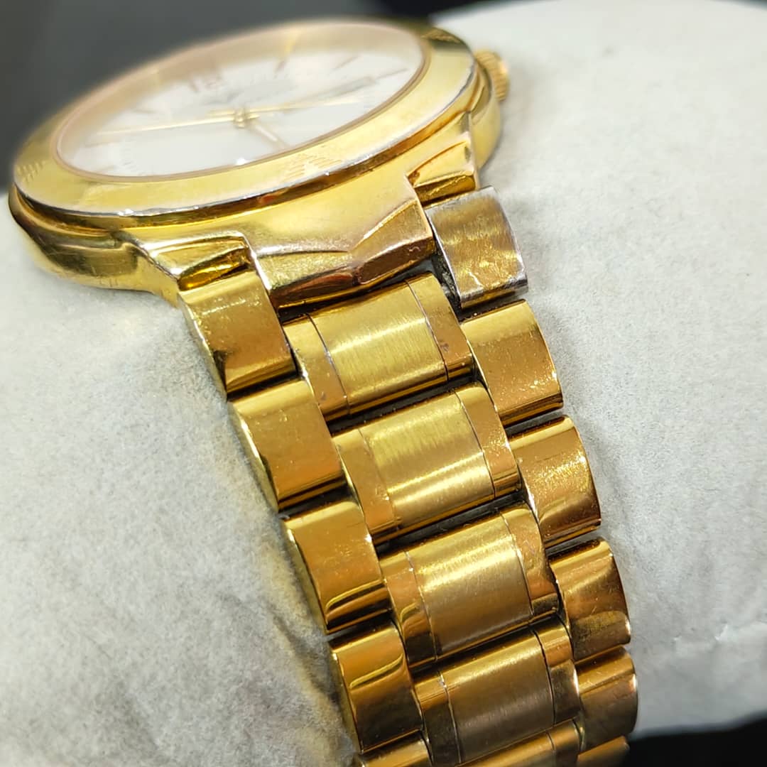 Montre Vittorio Vercelli en plaqué or Quartz original/زوج ملايين ومتين 
40mm
Prix 22000