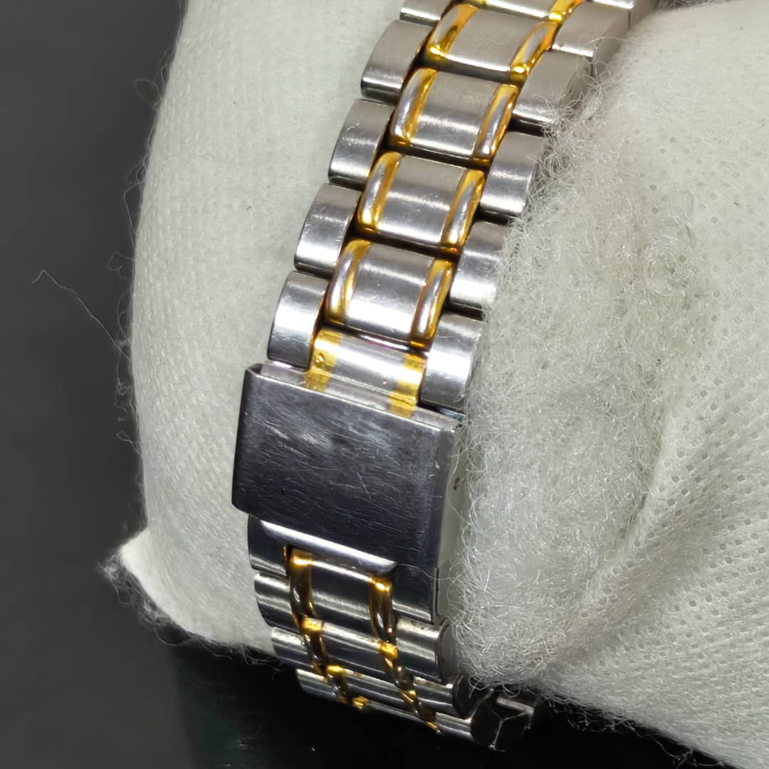 Montre duward automatique original 
38mm
Prix 25000