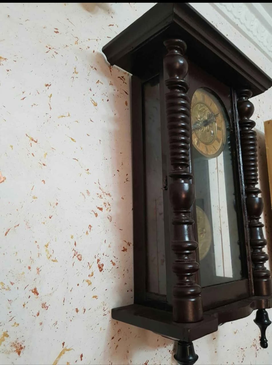 ساعة حائط طولها 45cm/35cm