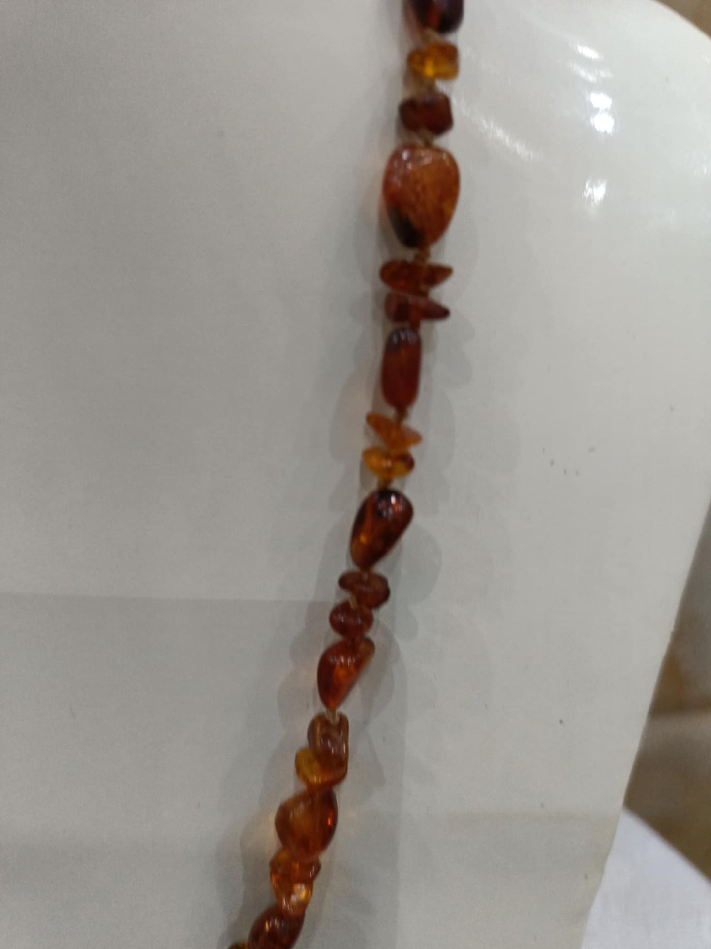 عقد كهرمان عطر طوله 26 cm