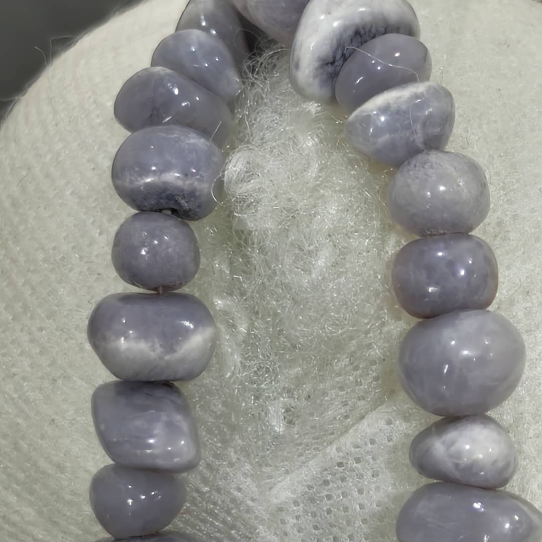 عقد تحفة صغير بحجر عقيق 
طول مغلق 12cm
Prix 5000
