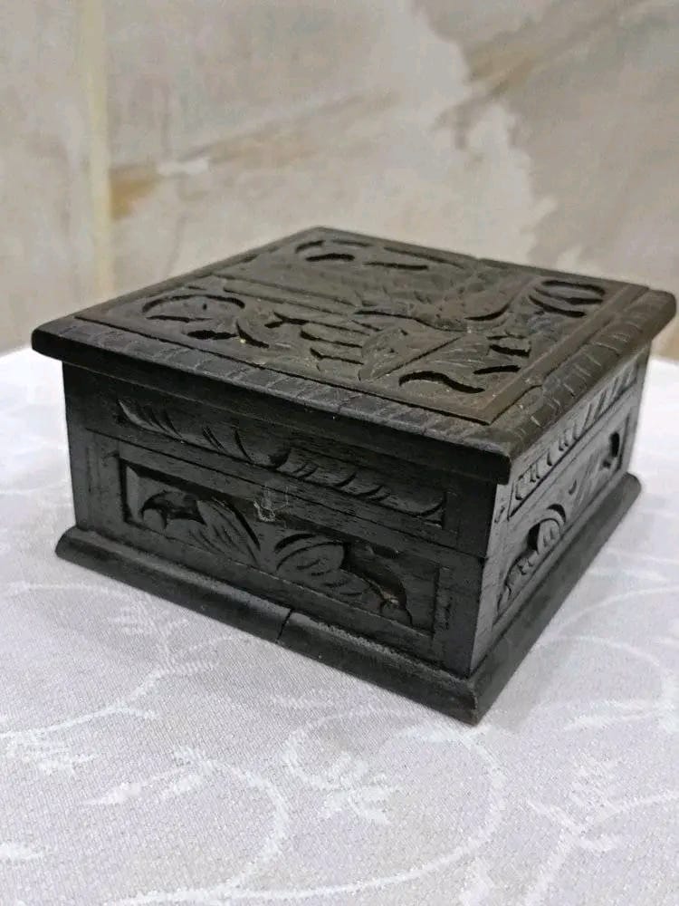 صندوق مجوهرات فارسي منقوش
10cm/10cm