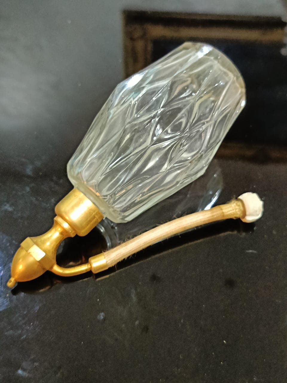 قارورة عطر قديمة بلاكي
طولها 16cm